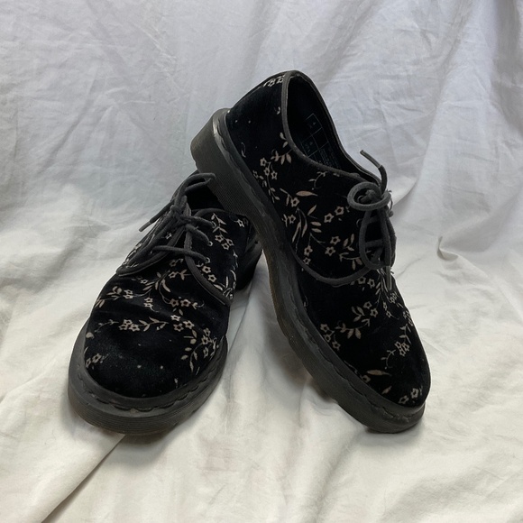 Dr Martens Black Velvet Patterned Vegan Oxfords (women’s size 6) - Picture 1 of 8
